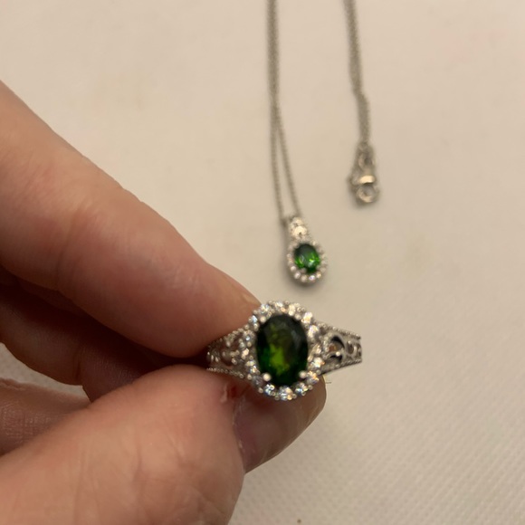 RUSSIAN DIOPSIDE, ZIRCON RING AND PENDANT - Picture 7 of 8